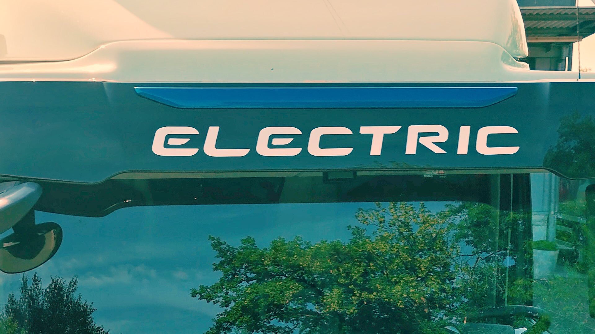 cut-e-lkw.00-00-13-02.standbild014enh.jpg