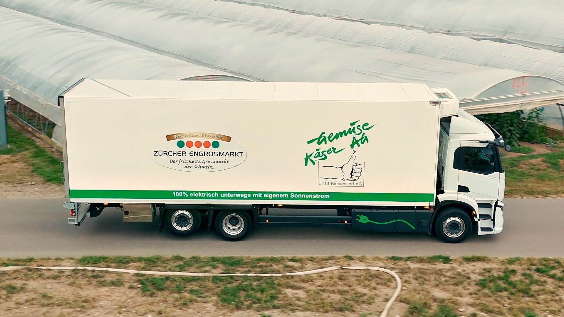 cut-e-lkw.00-01-15-09.standbild002enh.jpg