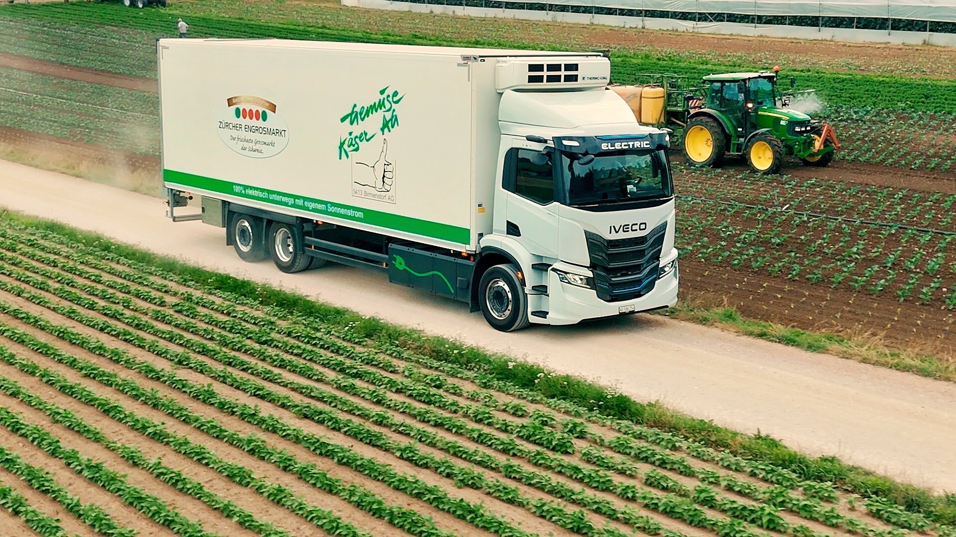 cut-e-lkw.00-01-57-04.standbild003enh.jpg